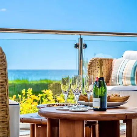 Anamare Seafront Duplex *